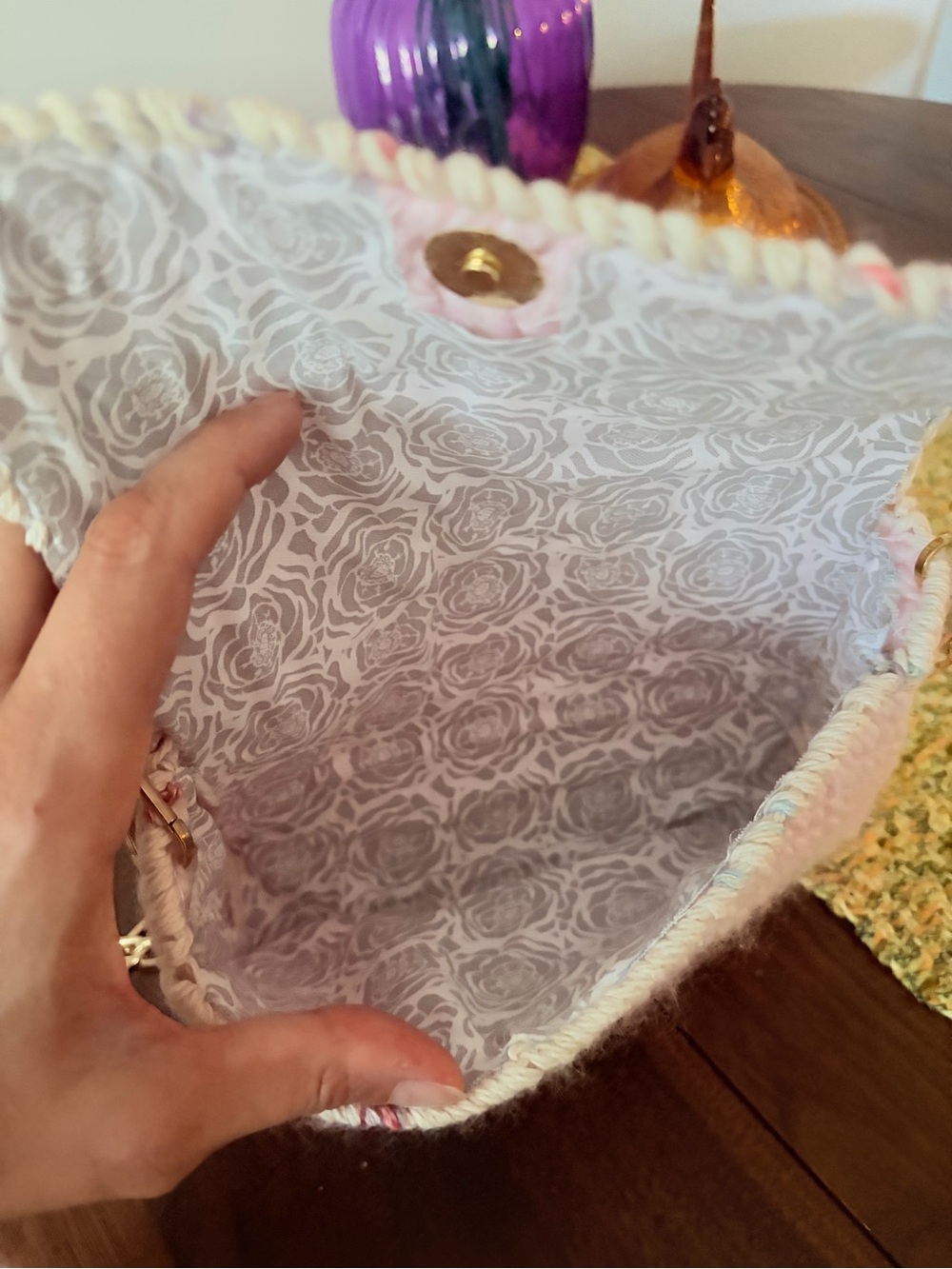 Handmade Soft Pink Crochet Crossbody Bag with Gold Chain - Picture 4 of 5